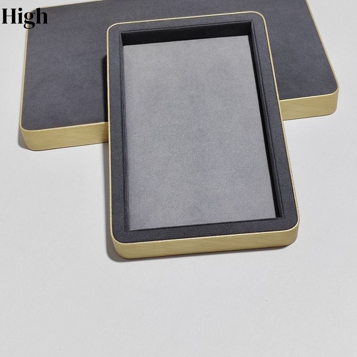 Luxury Watch Photography - Nampan Pajangan Perhiasan Kulit Suede Abu-abu