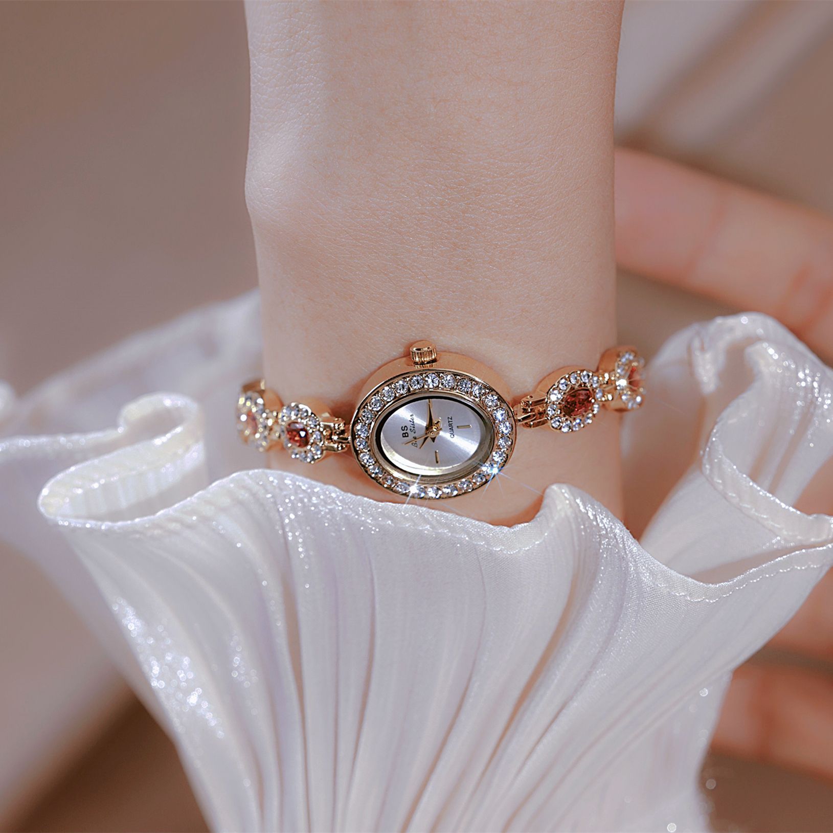 UTHAI Jam Tangan Rantai Wanita - Luxury Watch Vintage ulasan dan harga