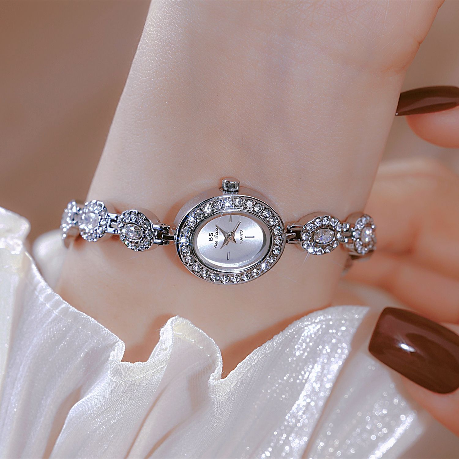 UTHAI Jam Tangan Rantai Wanita - Luxury Watch Vintage ulasan dan harga